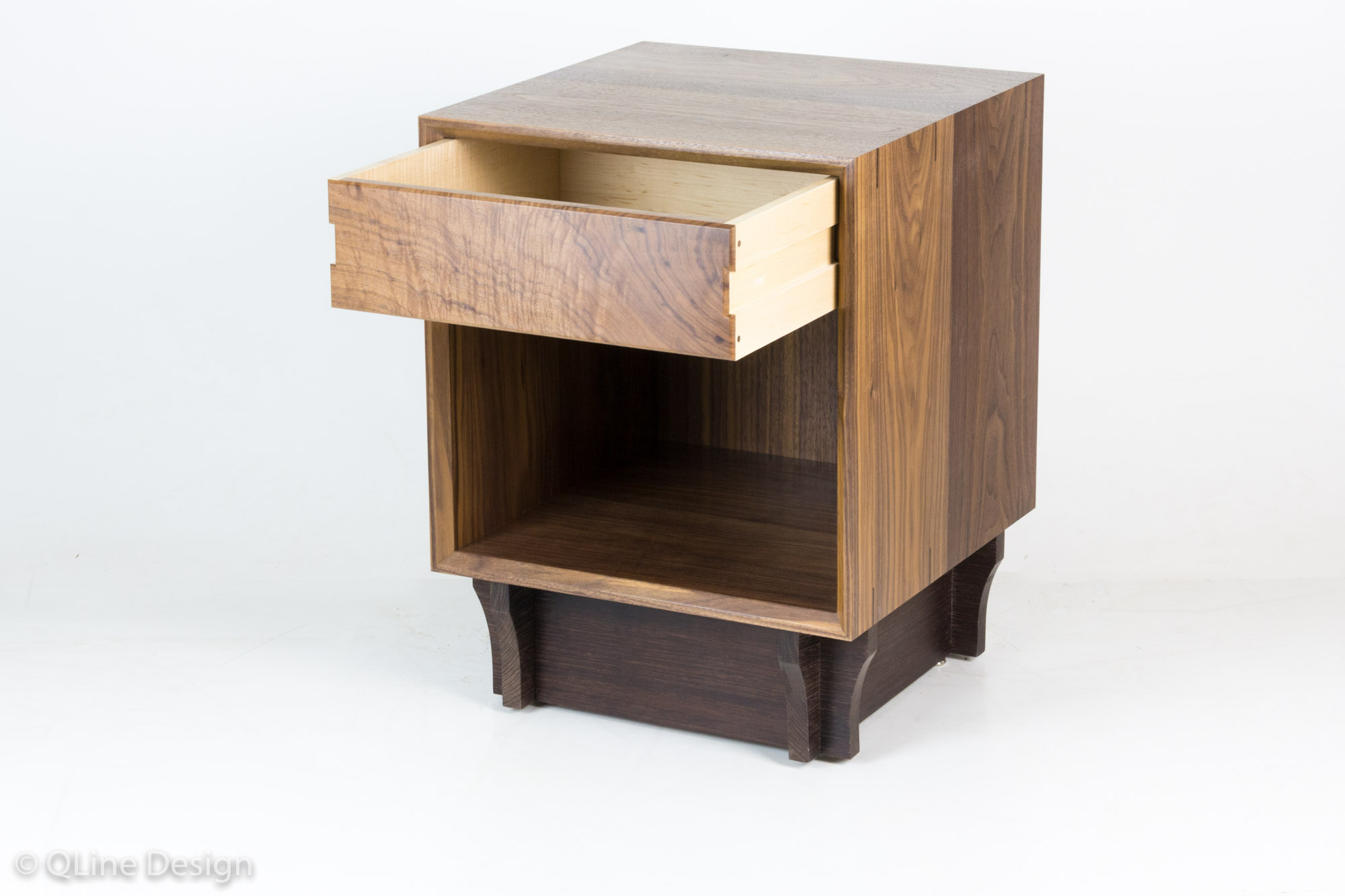 QLine Qube End Table | QLine Design